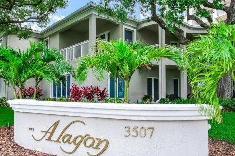 Condo in Tampa, Florida, 3 bedrooms № 2118300 - photo 3