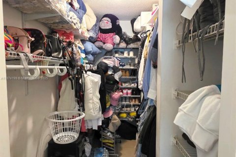 Condominio en venta en Lauderhill, Florida, 2 dormitorios, 94.39 m2 № 1921753 - foto 20