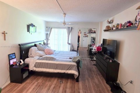 Condominio en venta en Lauderhill, Florida, 2 dormitorios, 94.39 m2 № 1921753 - foto 15