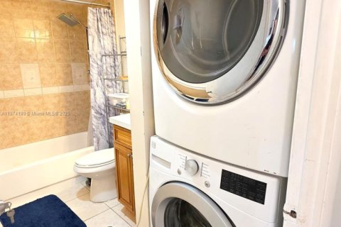 Condominio en venta en Lauderhill, Florida, 2 dormitorios, 94.39 m2 № 1921753 - foto 14