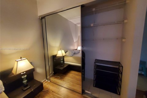 Condominio en venta en Lauderhill, Florida, 2 dormitorios, 94.39 m2 № 1921753 - foto 23