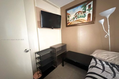 Condominio en venta en Lauderhill, Florida, 2 dormitorios, 94.39 m2 № 1921753 - foto 28