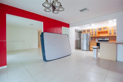 Casa en venta en Sunrise, Florida, 3 dormitorios, 151.43 m2 № 1950149 - foto 7