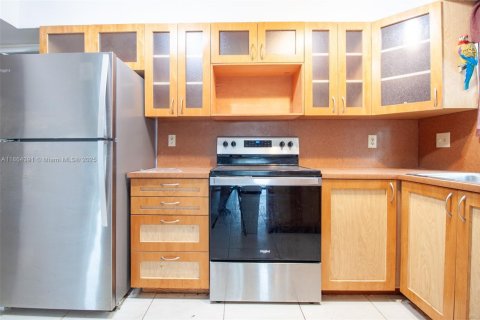 Casa en venta en Sunrise, Florida, 3 dormitorios, 151.43 m2 № 1950149 - foto 4