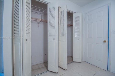 Casa en venta en Sunrise, Florida, 3 dormitorios, 151.43 m2 № 1950149 - foto 30