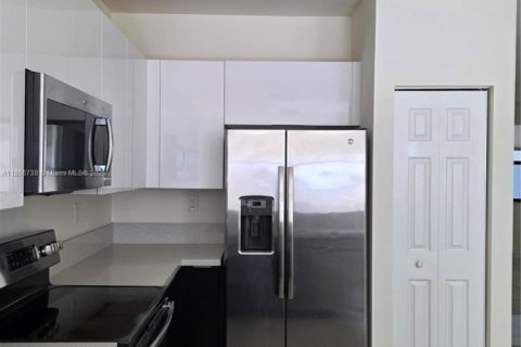 Touwnhouse à louer à Doral, Floride: 3 chambres, 165.09 m2 № 1887304 - photo 6