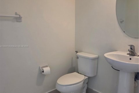Townhouse in Doral, Florida 3 bedrooms, 165.09 sq.m. № 1887304 - photo 12