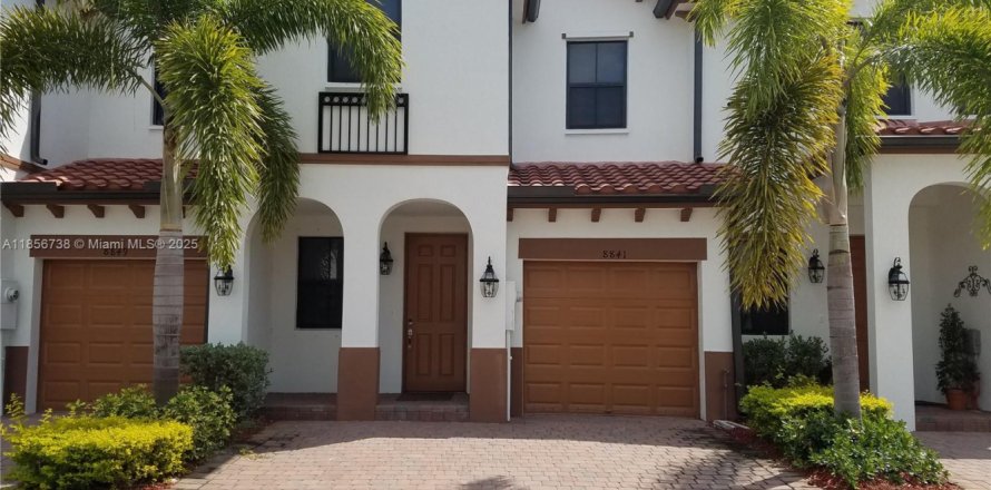 Touwnhouse à Doral, Floride 3 chambres, 165.09 m2 № 1887304