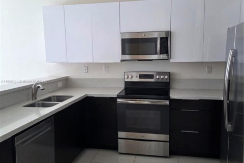 Touwnhouse à louer à Doral, Floride: 3 chambres, 165.09 m2 № 1887304 - photo 5