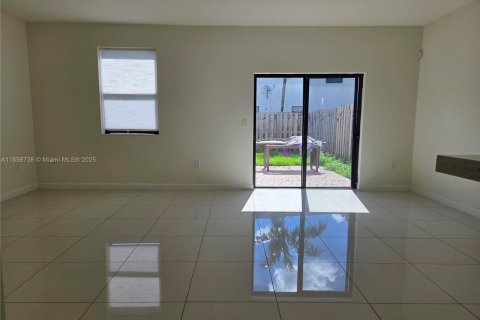 Touwnhouse à louer à Doral, Floride: 3 chambres, 165.09 m2 № 1887304 - photo 8
