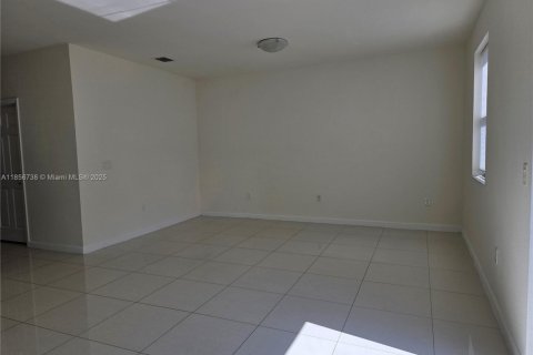 Townhouse in Doral, Florida 3 bedrooms, 165.09 sq.m. № 1887304 - photo 9