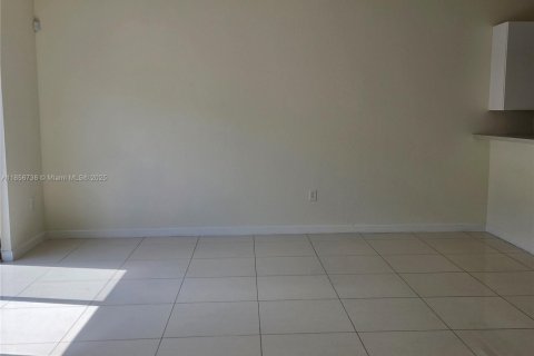 Touwnhouse à louer à Doral, Floride: 3 chambres, 165.09 m2 № 1887304 - photo 11