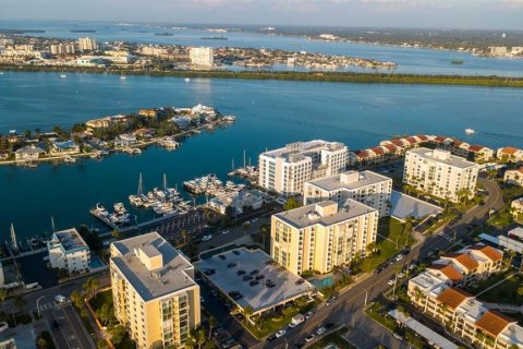 Condominio en venta en Clearwater, Florida, 2 dormitorios, 121.7 m2 № 2212804 - foto 14