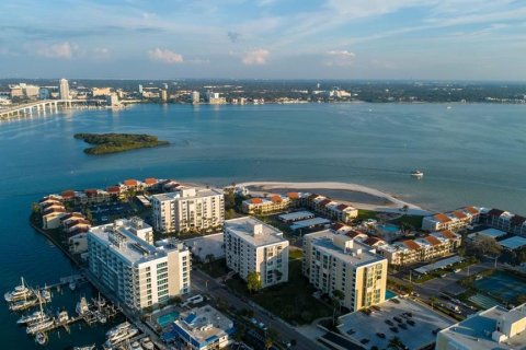Condominio en venta en Clearwater, Florida, 2 dormitorios, 121.7 m2 № 2212804 - foto 16