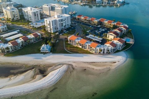 Condominio en venta en Clearwater, Florida, 2 dormitorios, 121.7 m2 № 2212804 - foto 22