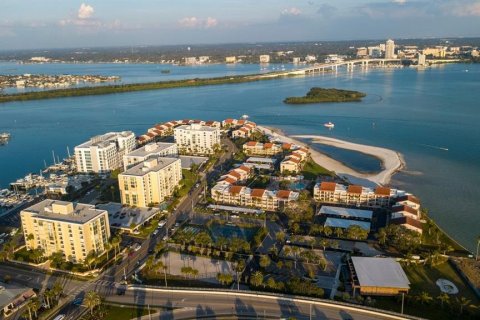 Condominio en venta en Clearwater, Florida, 2 dormitorios, 121.7 m2 № 2212804 - foto 13
