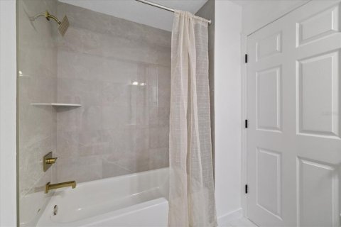 Villa ou maison à vendre à Tampa, Floride: 3 chambres, 111.48 m2 № 2389244 - photo 27