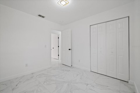 Villa ou maison à vendre à Tampa, Floride: 3 chambres, 111.48 m2 № 2389244 - photo 8