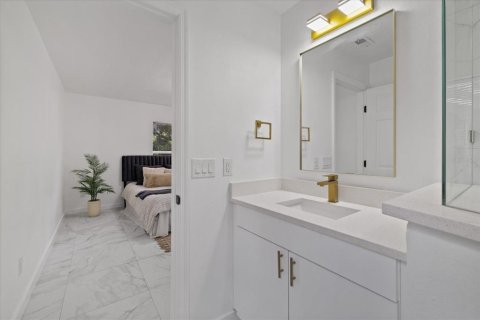 Villa ou maison à vendre à Tampa, Floride: 3 chambres, 111.48 m2 № 2389244 - photo 4