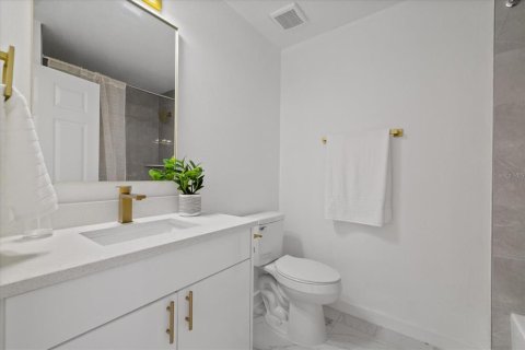 Villa ou maison à vendre à Tampa, Floride: 3 chambres, 111.48 m2 № 2389244 - photo 26