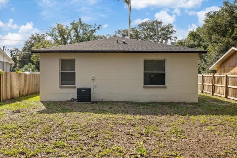 Villa ou maison à vendre à Tampa, Floride: 3 chambres, 111.48 m2 № 2389244 - photo 11