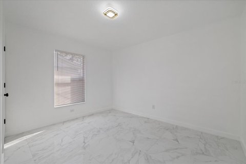 Villa ou maison à vendre à Tampa, Floride: 3 chambres, 111.48 m2 № 2389244 - photo 5