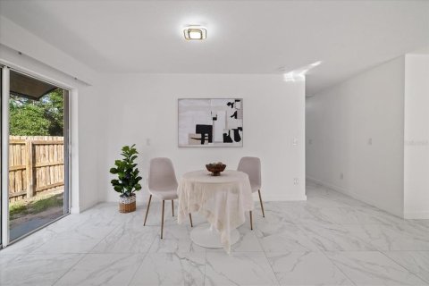 Villa ou maison à vendre à Tampa, Floride: 3 chambres, 111.48 m2 № 2389244 - photo 24