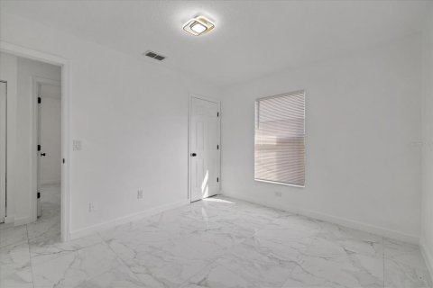Villa ou maison à vendre à Tampa, Floride: 3 chambres, 111.48 m2 № 2389244 - photo 6