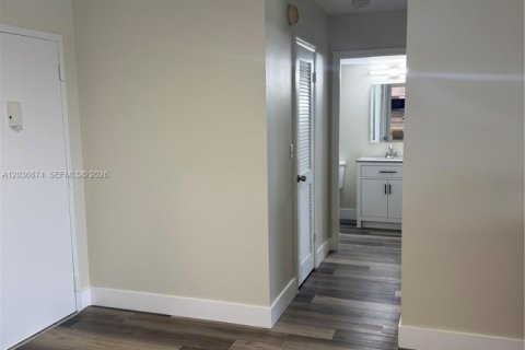 Copropriété à louer à Fort Lauderdale, Floride: 2 chambres, 94.76 m2 № 2085474 - photo 15