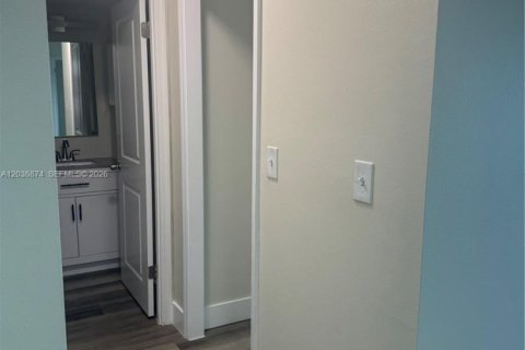 Copropriété à louer à Fort Lauderdale, Floride: 2 chambres, 94.76 m2 № 2085474 - photo 23