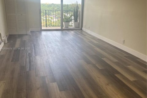 Copropriété à louer à Fort Lauderdale, Floride: 2 chambres, 94.76 m2 № 2085474 - photo 11