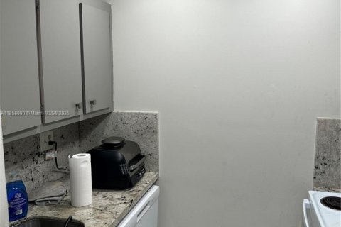 Condo in Coral Springs, Florida, 1 bedroom  № 1882553 - photo 6