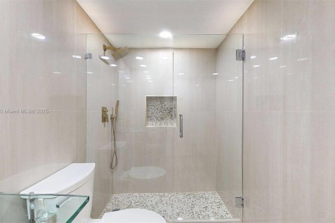 Condo in Coral Springs, Florida, 1 bedroom  № 1882553 - photo 19