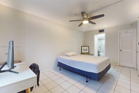 Condo in Coral Springs, Florida, 1 bedroom  № 1882553 - photo 24