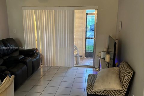Condo in Coral Springs, Florida, 1 bedroom  № 1882553 - photo 3