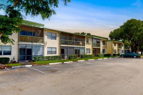 Condo in Coral Springs, Florida, 1 bedroom  № 1882553 - photo 29