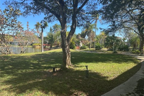 House in Deerfield Beach, Florida 2 bedrooms, 96.62 sq.m. № 2031255 - photo 6