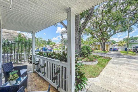 House in Tampa, Florida 3 bedrooms, 146.04 sq.m. № 1853758 - photo 10