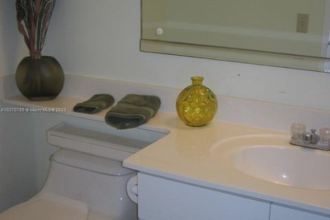 Copropriété à louer à Hollywood, Floride: 1 chambre, 83.61 m2 № 1973599 - photo 5