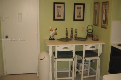 Copropriété à louer à Hollywood, Floride: 1 chambre, 83.61 m2 № 1973599 - photo 2