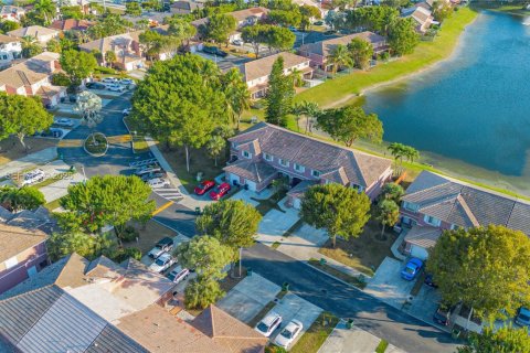 Townhouse in Miami, Florida 3 bedrooms, 146.79 sq.m. № 2011736 - photo 23