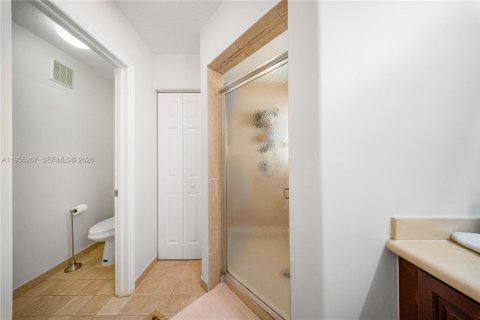 Townhouse in Miami, Florida 3 bedrooms, 146.79 sq.m. № 2011736 - photo 14