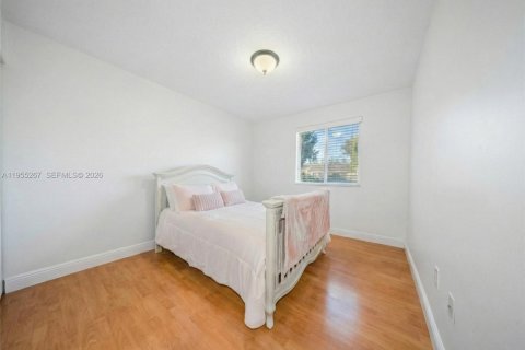 Townhouse in Miami, Florida 3 bedrooms, 146.79 sq.m. № 2011736 - photo 16