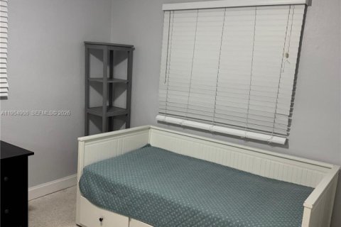 House in Hollywood, Florida 2 bedrooms, 65.03 sq.m. № 2008472 - photo 6