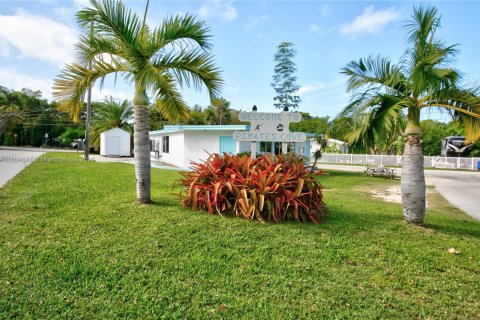 House in Key Largo, Florida 2 bedrooms, 81.38 sq.m. № 1689359 - photo 24