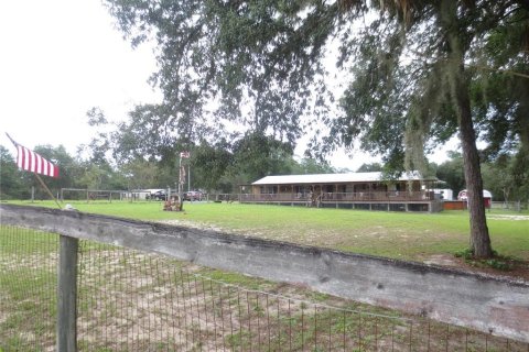 Villa ou maison à louer à Ocklawaha, Floride: 3 chambres, 165.55 m2 № 2092132 - photo 4