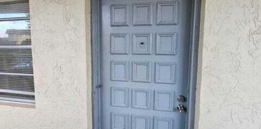 Condo in Lauderdale Lakes, Florida, 2 bedrooms  № 2382446