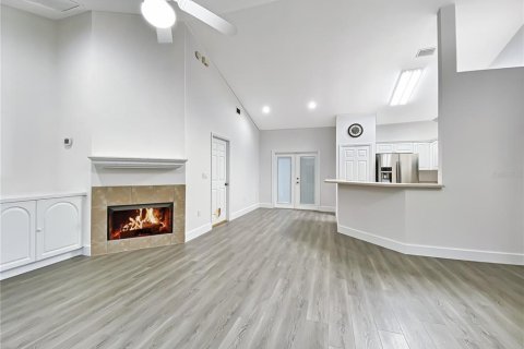 Casa en venta en Gainesville, Florida, 3 dormitorios, 111.02 m2 № 2295117 - foto 2