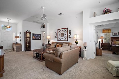 House in The Villages, Florida 3 bedrooms, 159.33 sq.m. № 1802952 - photo 3