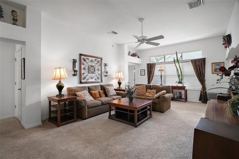 House in The Villages, Florida 3 bedrooms, 159.33 sq.m. № 1802952 - photo 4